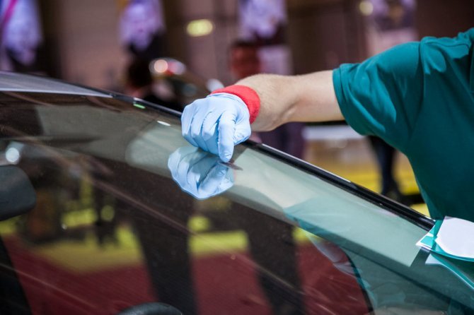 eco-friendly-practices-in-auto-glass-repair-and-replacement
