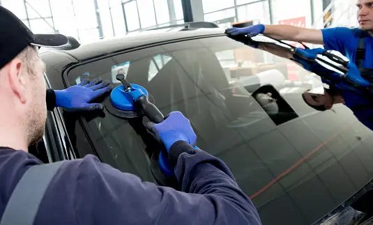 seasonal-care-for-your-auto-glass-tips-for-summer-and-winter